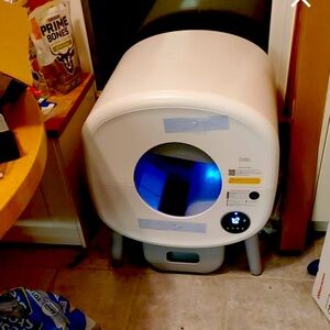 Automatic cat litter box